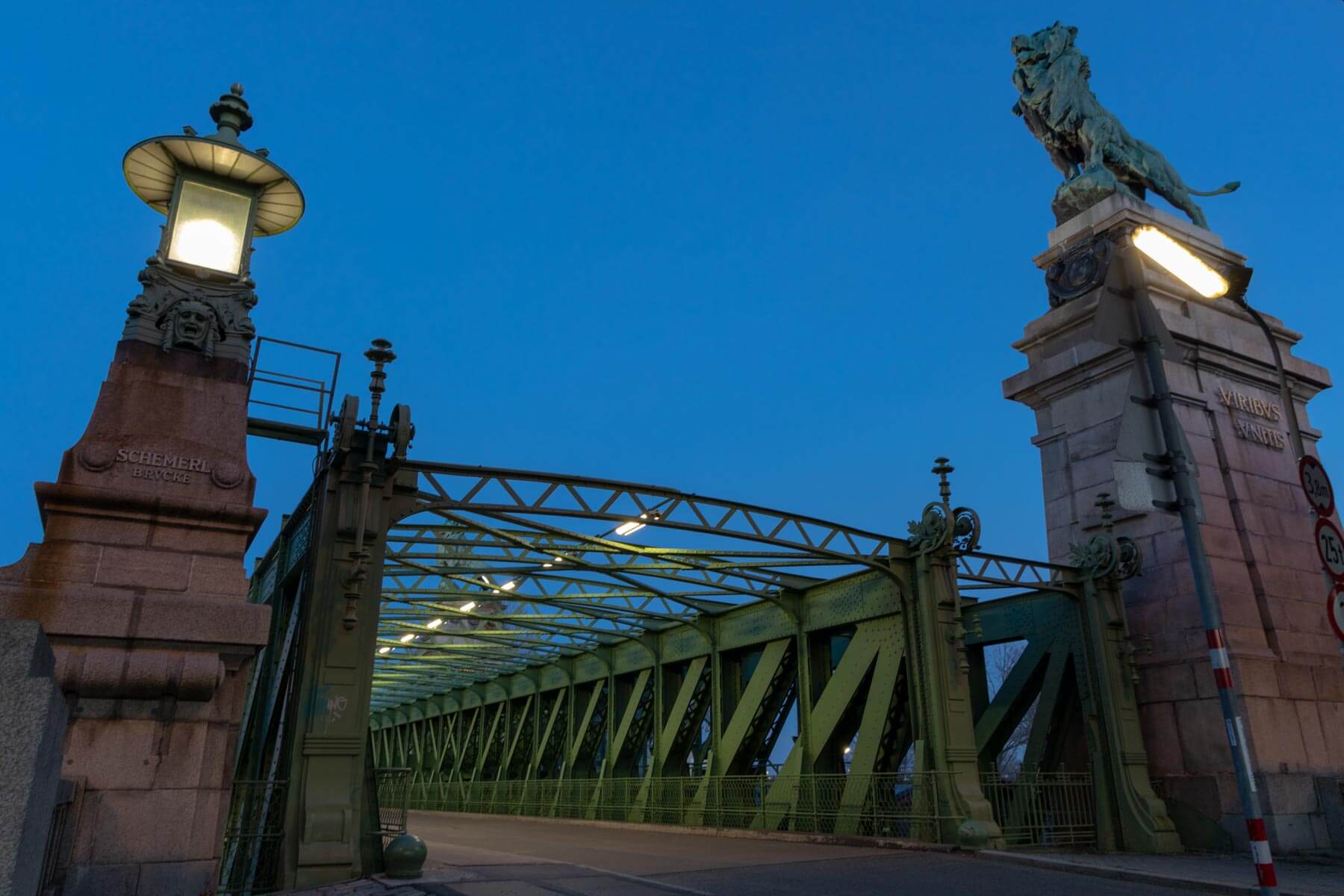 Wiener Fotoschule | Blaue Stunde Fotokurs | Wien Schemerlbrücke